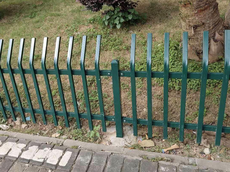 草坪護欄